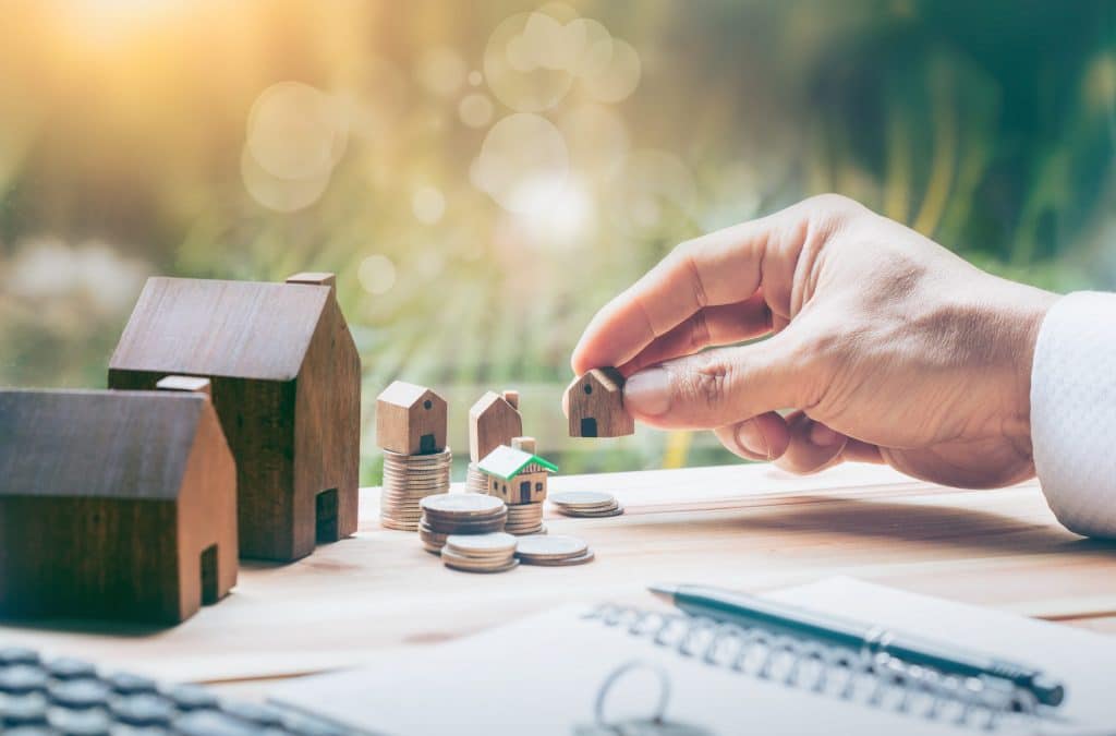 What is a cash buyer? In a nutshell, a cash buyer is a person who has enough money in the bank to buy a property outright without the need to secure a mortgage.