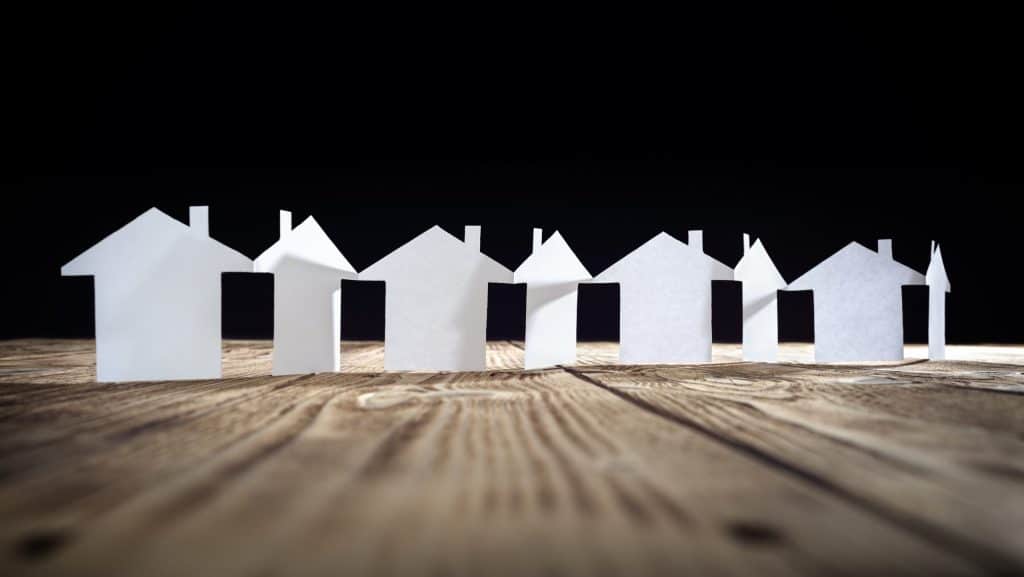 What is a property chain and how can you manage one when buying and/or selling a home? Read our guide to find out how.